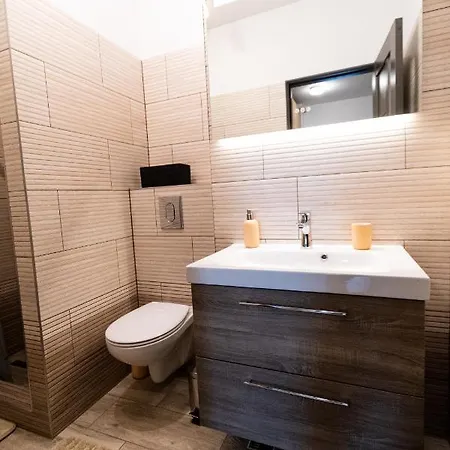 Apartamento Lake View Apt W/ Balcony, Amazing View Over The Lake & Free Parking Near Iulius Mall Cluj-Napoca