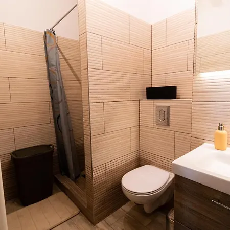 Apartamento Lake View Apt W/ Balcony, Amazing View Over The Lake & Free Parking Near Iulius Mall